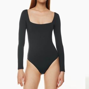 Babaton Contour Squareneck Longsleeve Bodysuit